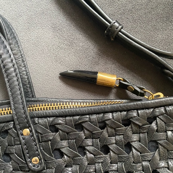 Kempton & Co Basket Weave Leather Crossbody - Picture 7 of 9